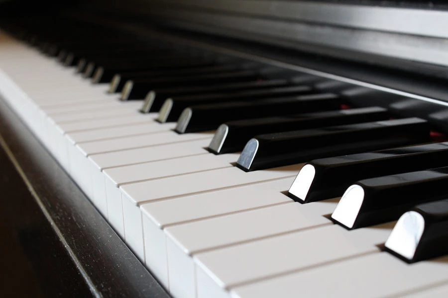 How to Play Piano, Learn Piano in 8 Easy Steps